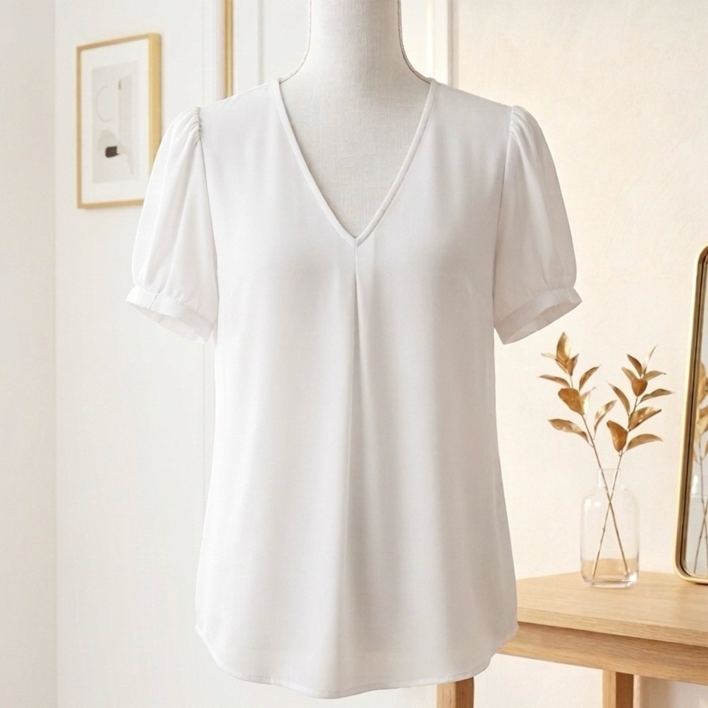 RW&CO.| Classic White Knit V-Neck Blouse w/Short Georgette Puff Sleeves Sz S